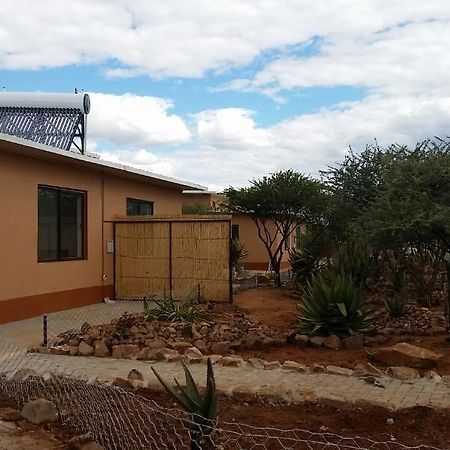 Cheetah View Lodge Otjiwarongo Exteriör bild